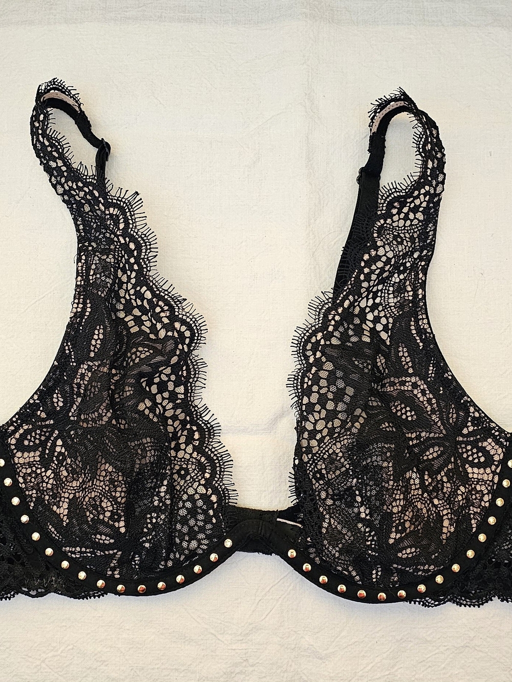 Hard To Find, Victoria's Secret Studded Lace Bra. Size 34B.
